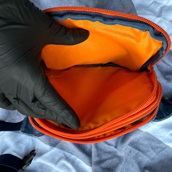 Winnie The Pooh belt bag - Picture 4 of 6